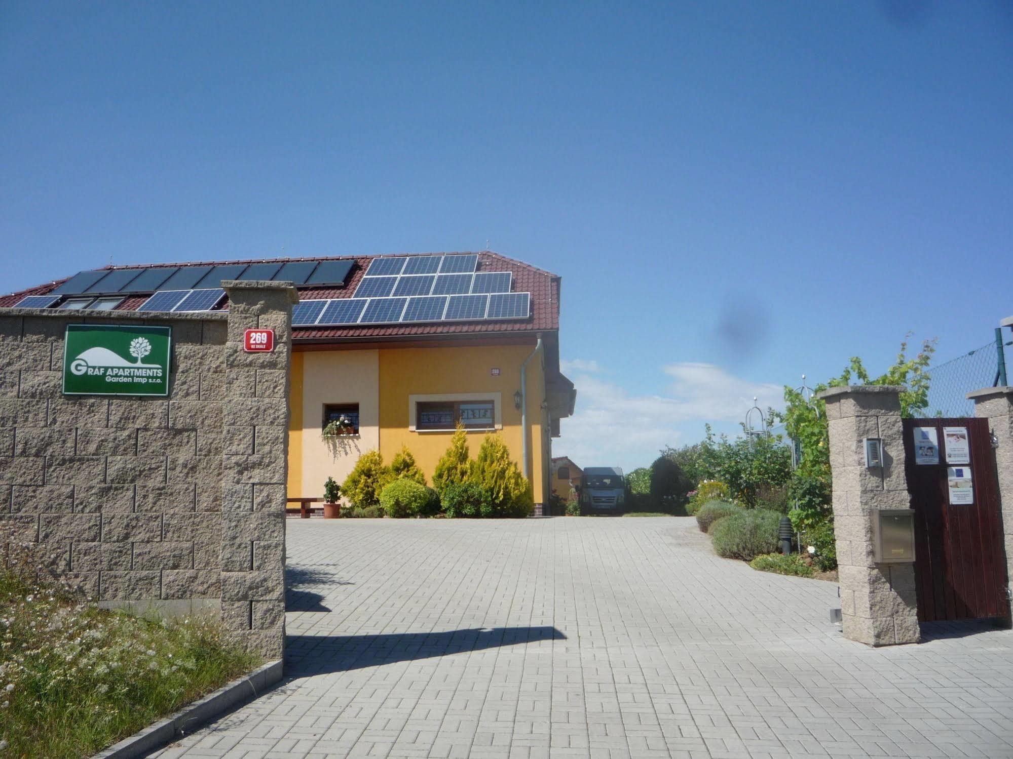 Apartmany Graf Chýně Екстериор снимка