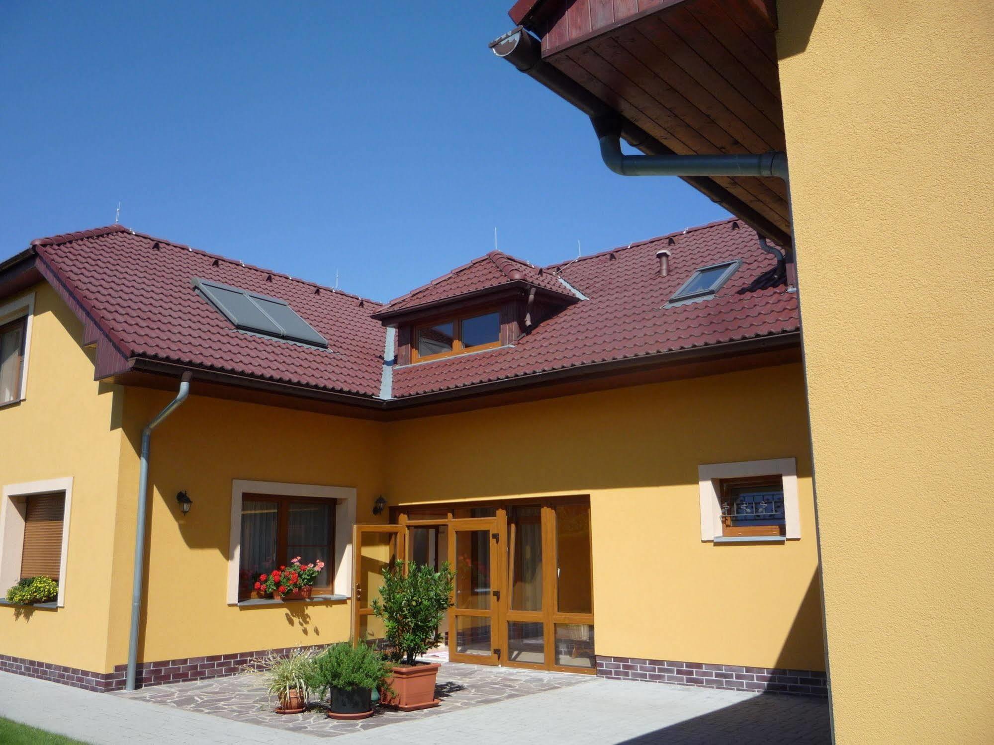 Apartmany Graf Chýně Екстериор снимка